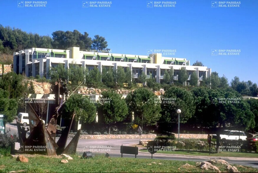 Flex in Valbonne for lease - Building Photo - Image 1 of 31