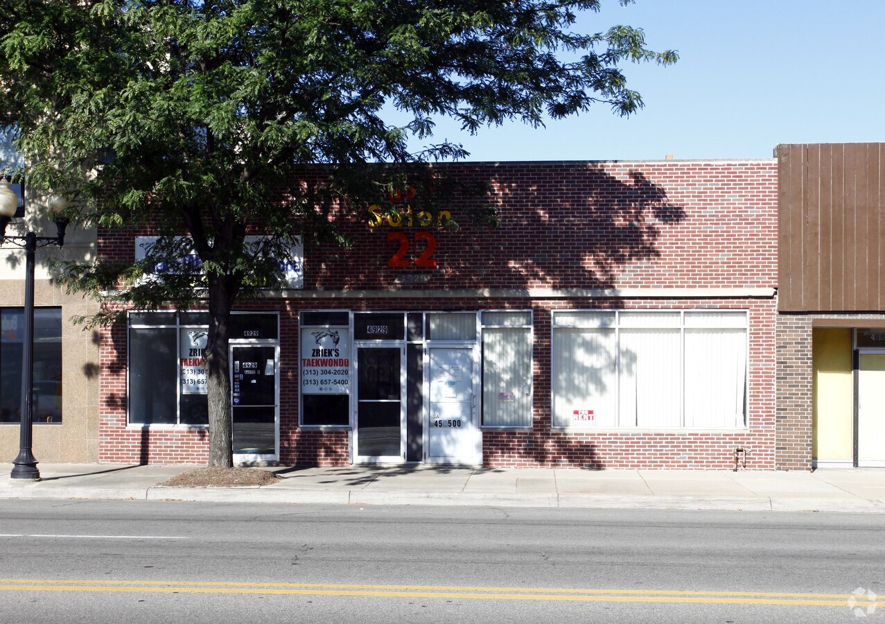 4929 Schaefer Rd, Dearborn, MI 48126