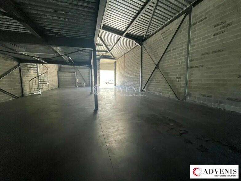 Flex in Le Taillan-Médoc for lease - Interior Photo - Image 3 of 9