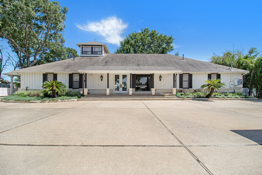 3821 Nasa Pky, El Lago, TX for sale - Building Photo - Image 3 of 50