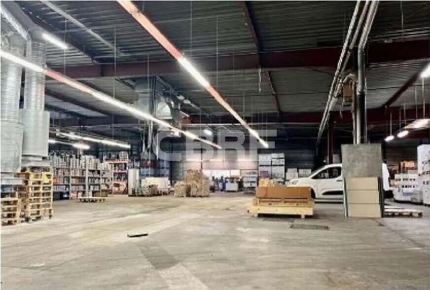 Industrial in Fontenay-sous-Bois for lease - Interior Photo - Image 2 of 7