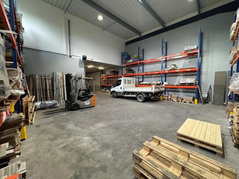 Flex in Cormeilles-en-Parisis for sale - Interior Photo - Image 2 of 7