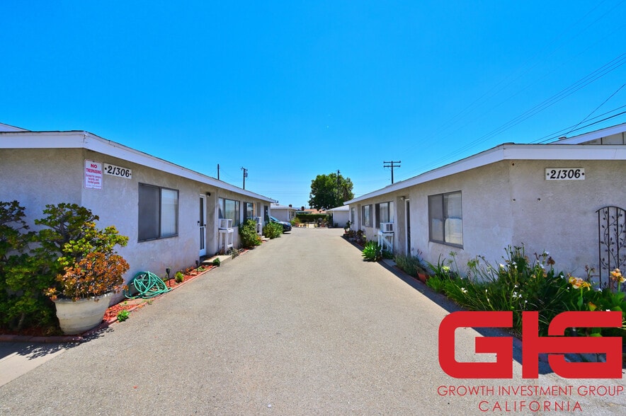 21306 E Arrow Hwy, Covina, CA for sale - Primary Photo - Image 1 of 47