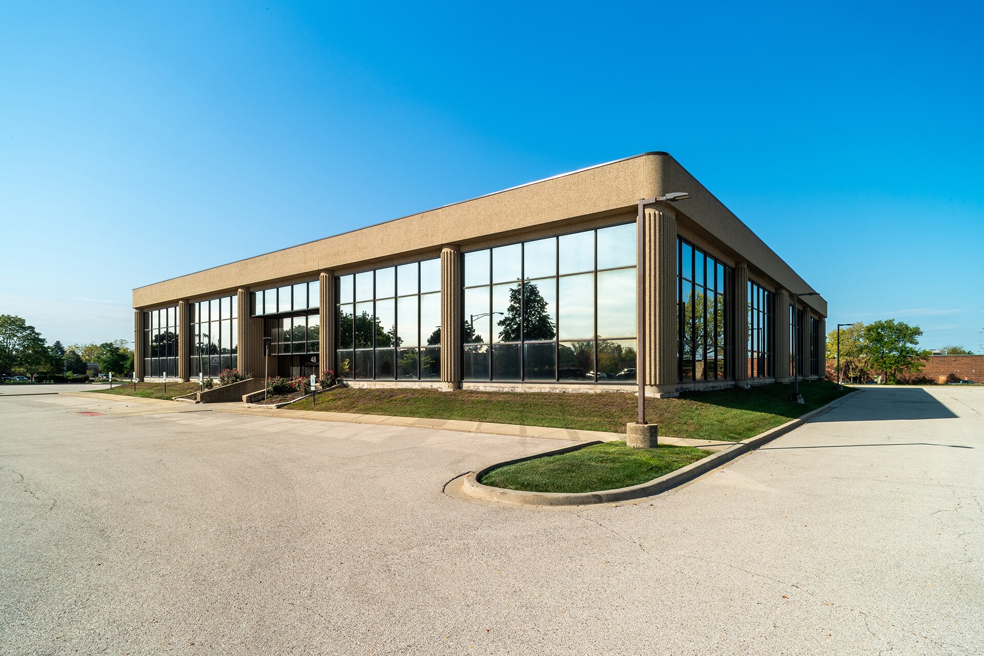 48 W Seegers Rd, Arlington Heights, IL for lease Building Photo- Image 1 of 6