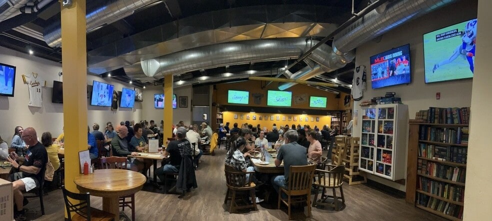 201 E Custer St, Laramie, WY for sale - Interior Photo - Image 3 of 8