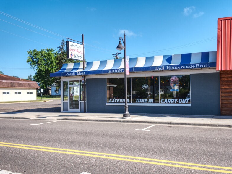 909 W Main St, Cameron, WI for sale - Building Photo - Image 1 of 35