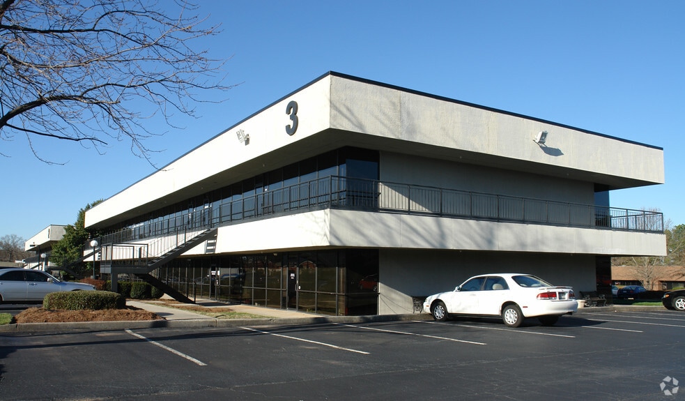 7094 Peachtree Industrial Blvd, Peachtree Corners, GA for sale - Building Photo - Image 3 of 16