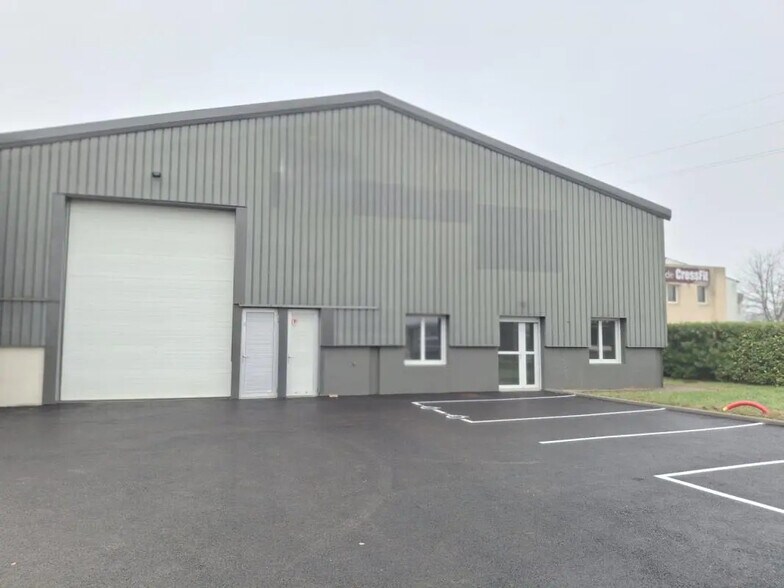 Flex in Villefranche-sur-Saône for lease - Building Photo - Image 1 of 4