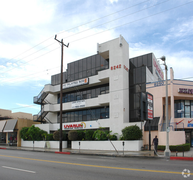 8242 W 3rd St, Los Angeles, CA for lease - Building Photo - Image 1 of 12