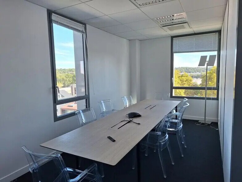 Office in Bordeaux for lease - Interior Photo - Image 3 of 10