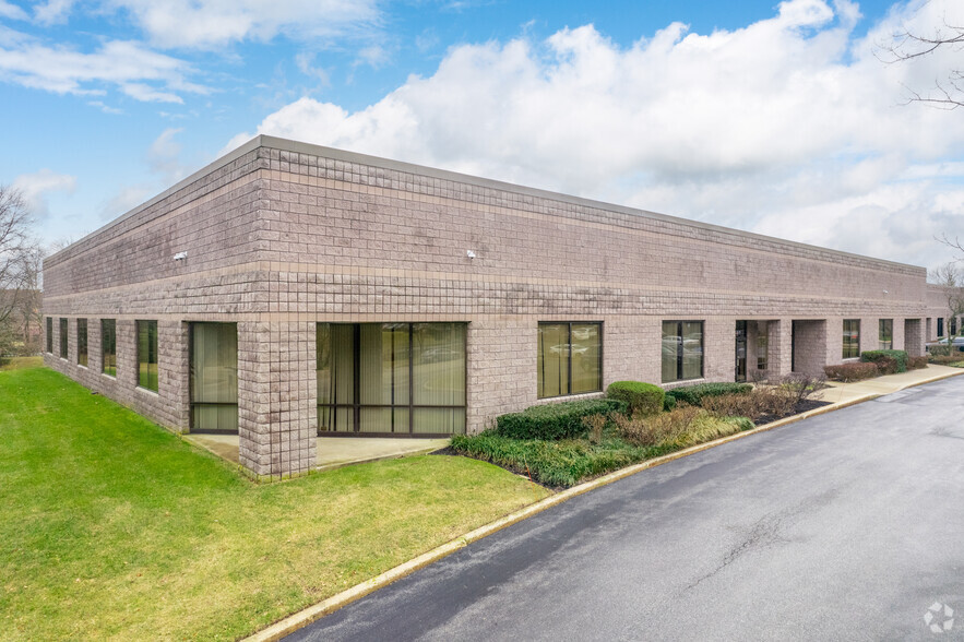 2-30 Spring Mill Dr, Malvern, PA for lease - Building Photo - Image 2 of 16