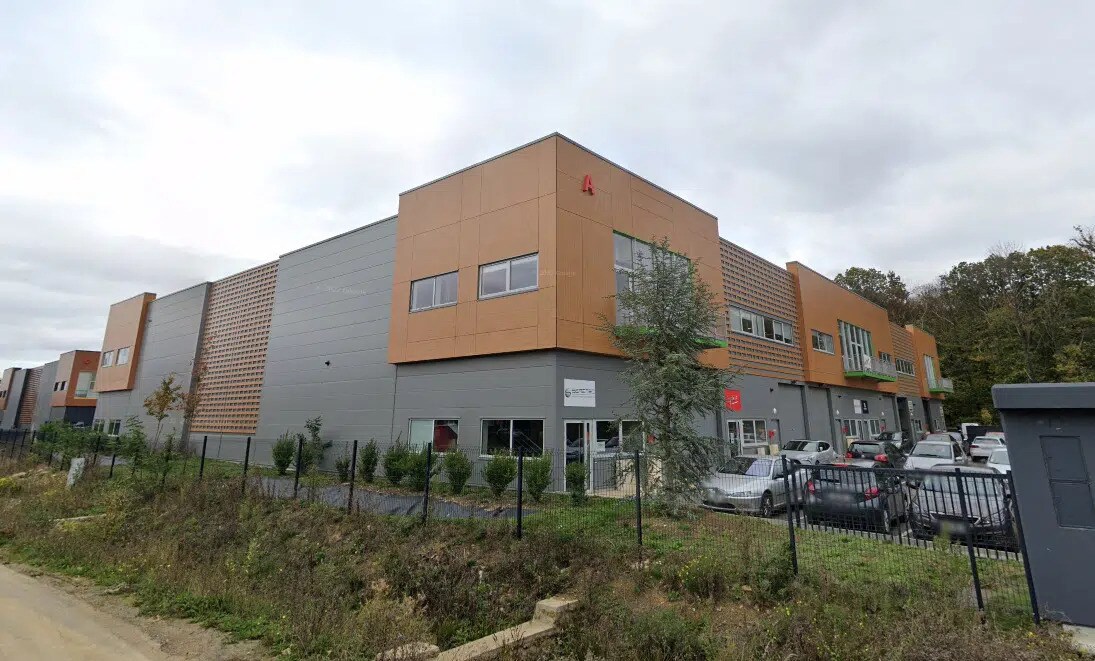 Industrial in Villebon-sur-Yvette for lease Building Photo- Image 1 of 5