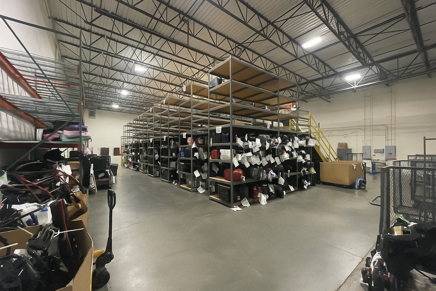 790 Atlanta S Pky, Atlanta, GA for lease - Building Photo - Image 3 of 4