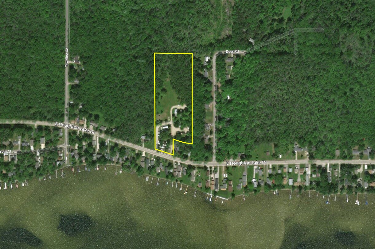 8632 Houghton Lake, Houghton Lake, MI 48629