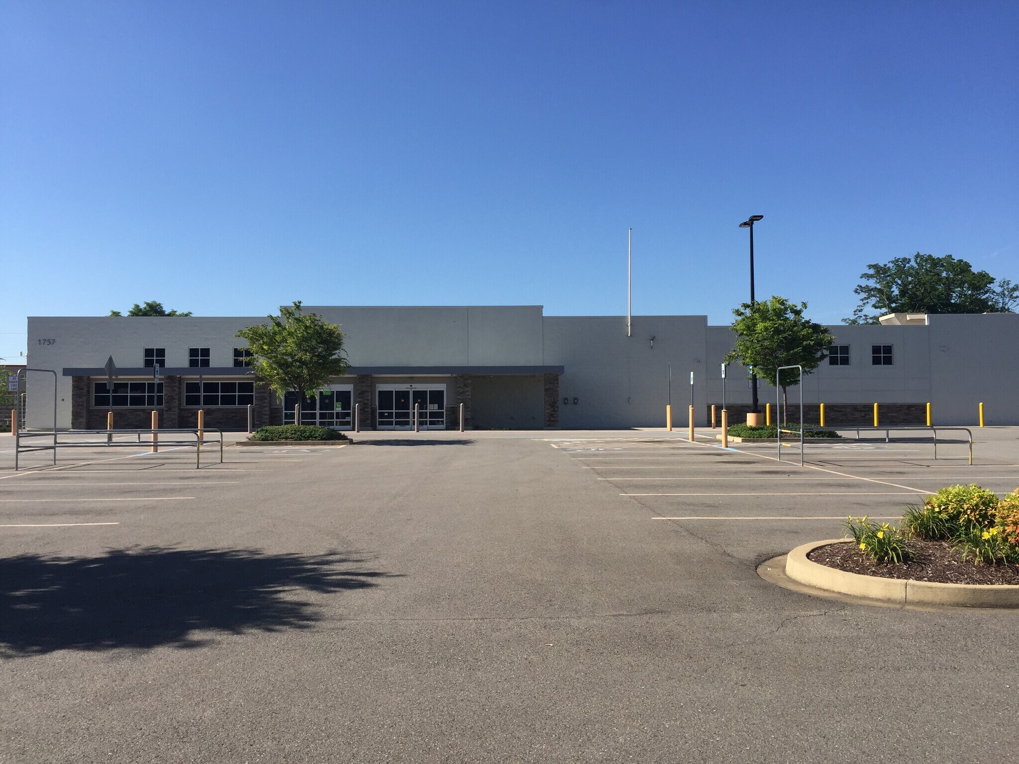 1757 W Andrew Johnson Hwy, Morristown, TN for lease Building Photo- Image 1 of 6