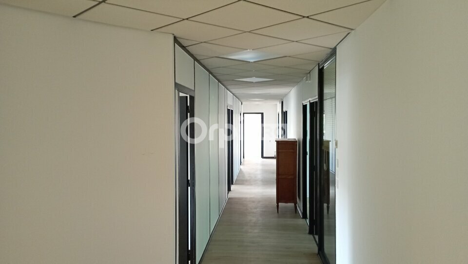 Office in Reims for lease - Interior Photo - Image 2 of 8