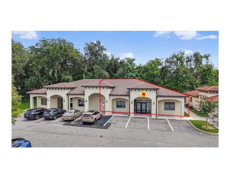 1307 Cleveland Avenue, Wildwood, FL for lease - Primary Photo - Image 1 of 21