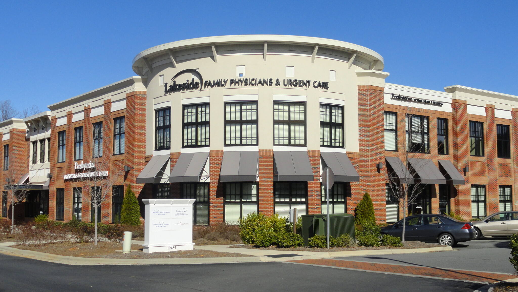 19485 Old Jetton Rd, Cornelius, NC for lease Building Photo- Image 1 of 2