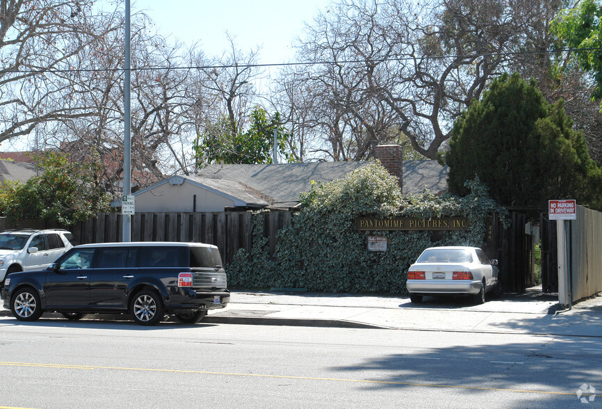 12144 Riverside Dr, Valley Village, CA for sale - Building Photo - Image 3 of 10