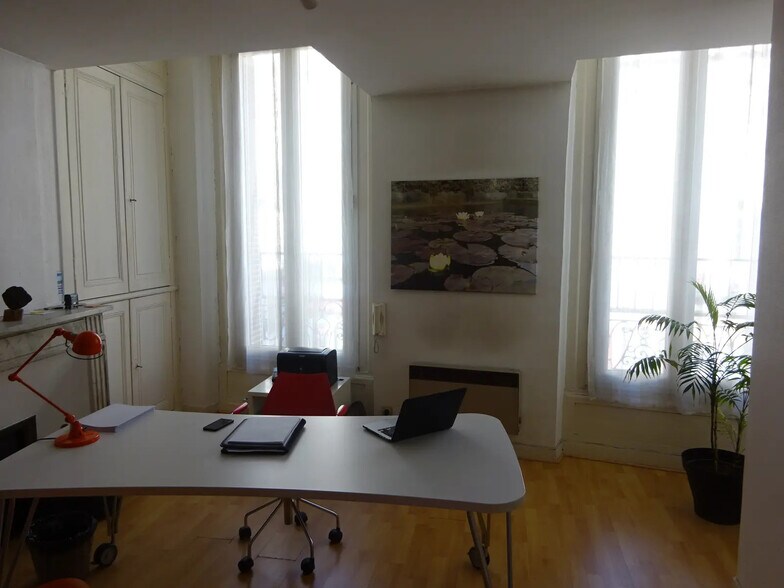 58 Rue Fondaudege, Bordeaux for lease - Interior Photo - Image 2 of 4