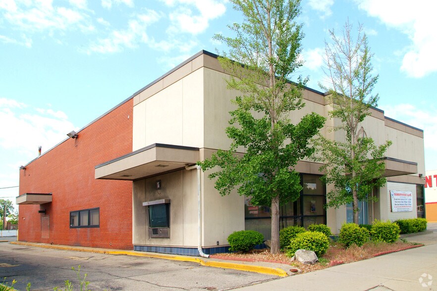 13401 8 Mile Rd W Detroit Mi 48235 Property Record Loopnet Com