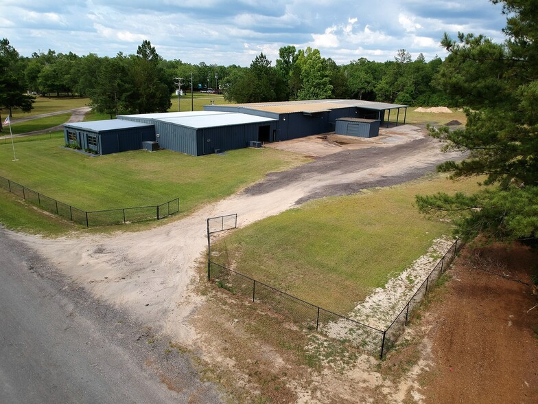 1907 Flowing Well Rd, Bonifay, FL for sale - Building Photo - Image 1 of 1
