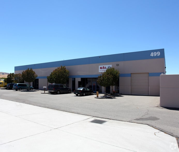 499 Watt Dr, Fairfield, CA for lease - Building Photo - Image 1 of 3