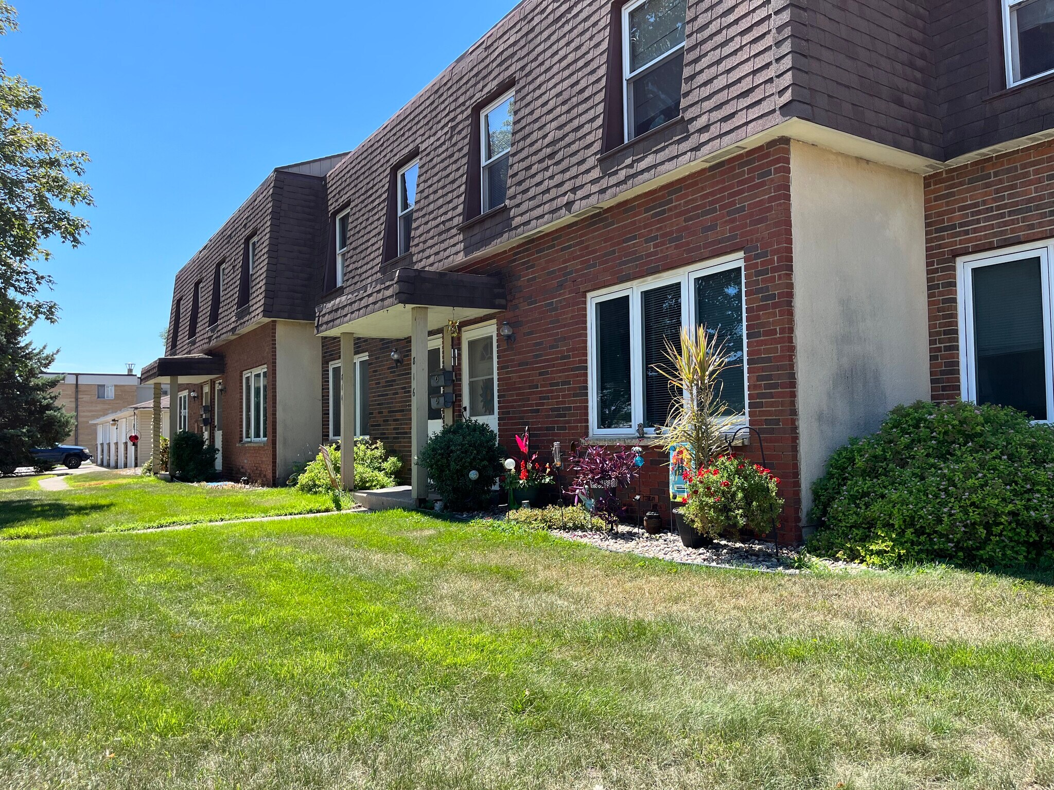 810 Ronell St, Saint Peter, MN 56082