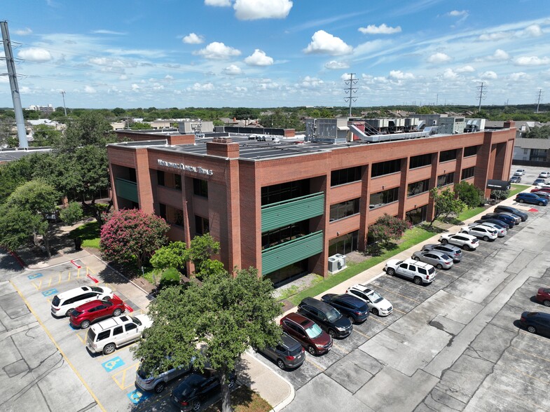 2455 NE Loop 410, San Antonio, TX for lease - Building Photo - Image 2 of 8