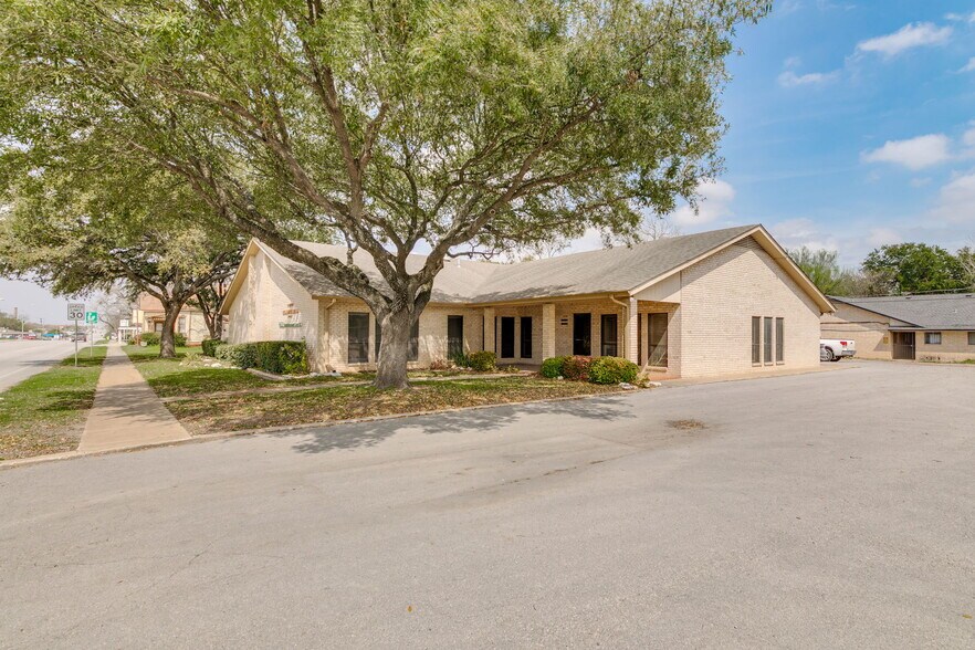 700 N Main St, Taylor, TX for sale - Building Photo - Image 1 of 1