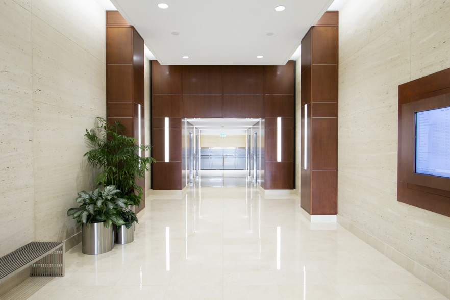 8150 Leesburg Pike, Vienna, VA for lease - Lobby - Image 2 of 17