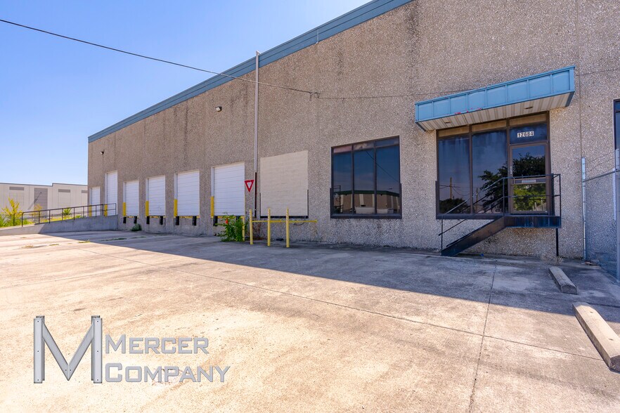 12626-12684 International Pky, Dallas, TX for lease - Building Photo - Image 1 of 22