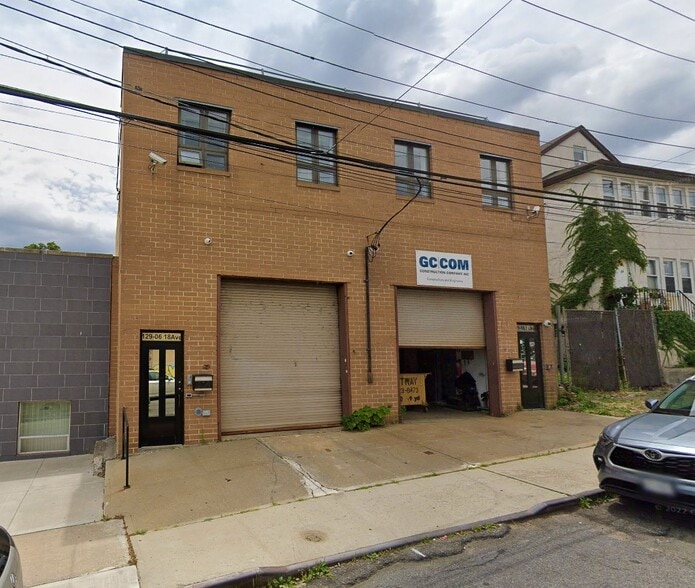 129-06 18th Ave, College Point, NY for sale - Primary Photo - Image 1 of 4
