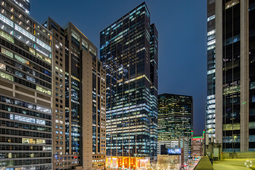 155 N Wacker Dr, Chicago, IL for lease - Building Photo - Image 1 of 19