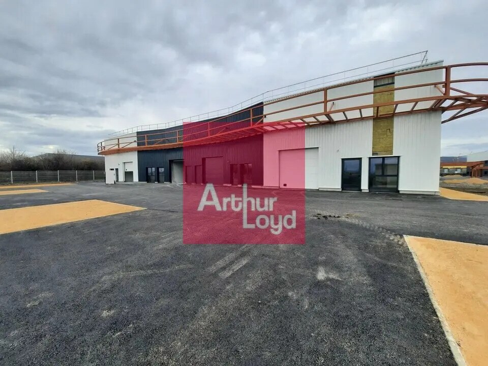 Location Local d'activités 325 m² - Photo 1