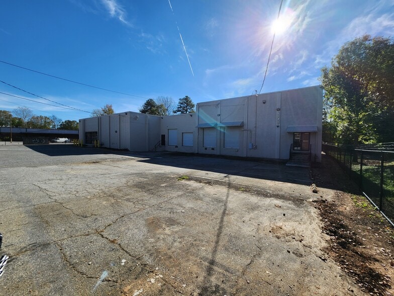 1320 White St SW, Atlanta, GA for lease - Building Photo - Image 2 of 16