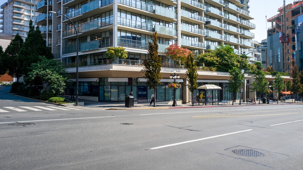 707 Courtney St, Victoria, BC for sale - Building Photo - Image 2 of 5