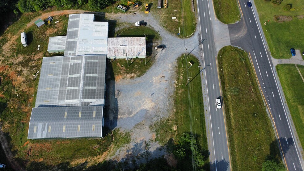 2425 Wards Rd, Altavista, VA for sale - Building Photo - Image 1 of 1