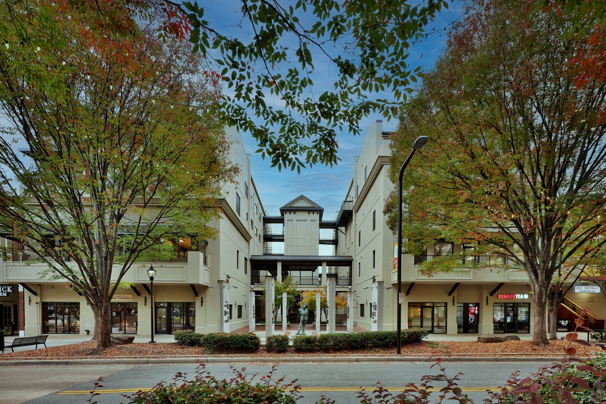 233 N Main St, Greenville, SC for lease Building Photo- Image 1 of 6