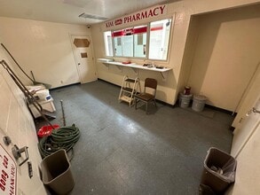 5026 Fruitridge Rd, Sacramento, CA for lease Interior Photo- Image 2 of 10