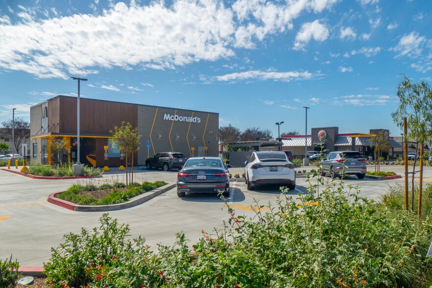 10146 Artesia Blvd, Bellflower, CA for sale - Primary Photo - Image 1 of 5