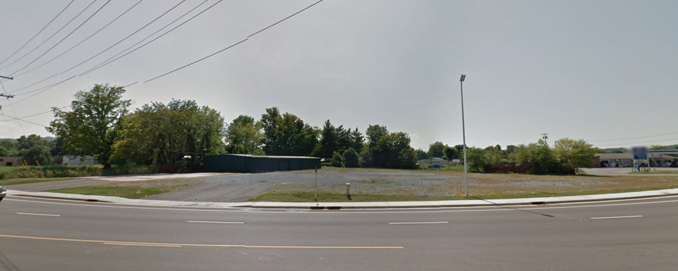 808 N Lynn Ave, Elizabethton, TN for lease - Building Photo - Image 2 of 6