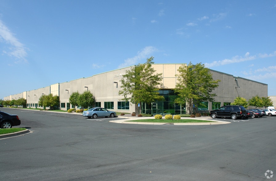 17200 Medina Rd, Plymouth, MN for lease - Building Photo - Image 1 of 7