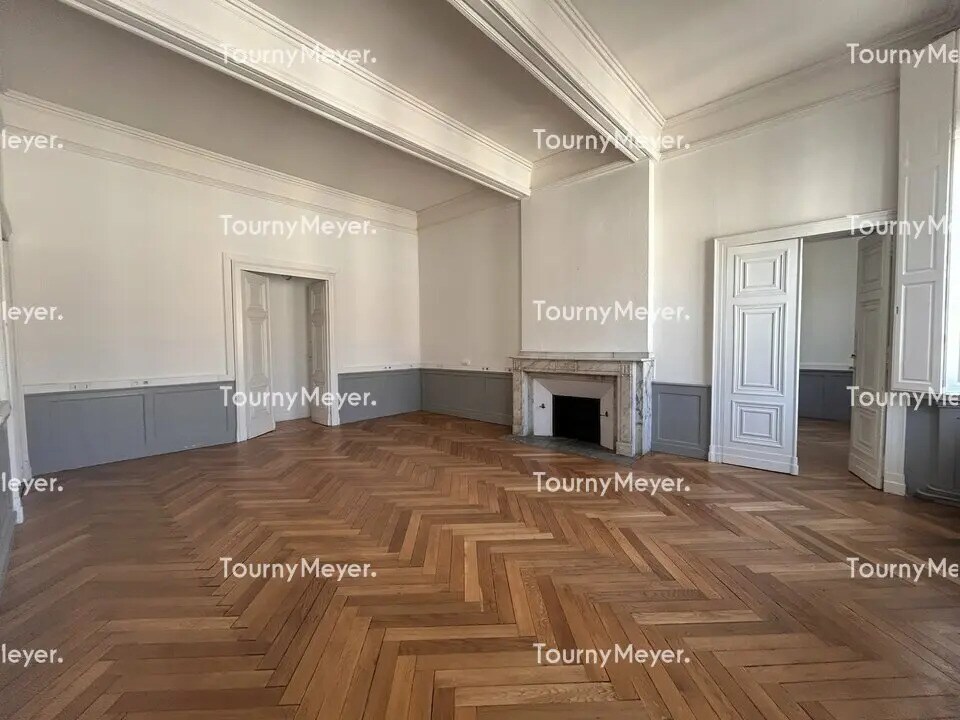 Office in Toulouse for lease Building Photo- Image 1 of 11