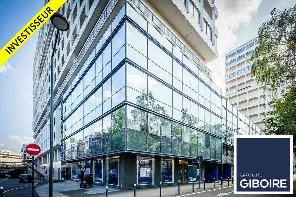 Retail in Chevaigné for sale Building Photo- Image 1 of 2