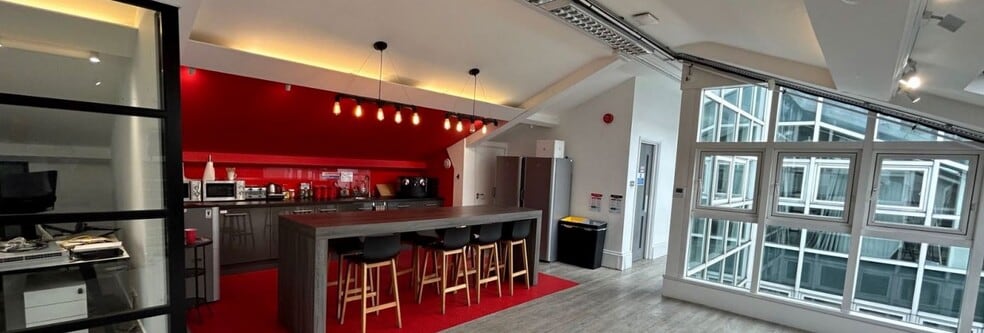 Blythe Rd, London for lease - Interior Photo - Image 3 of 8