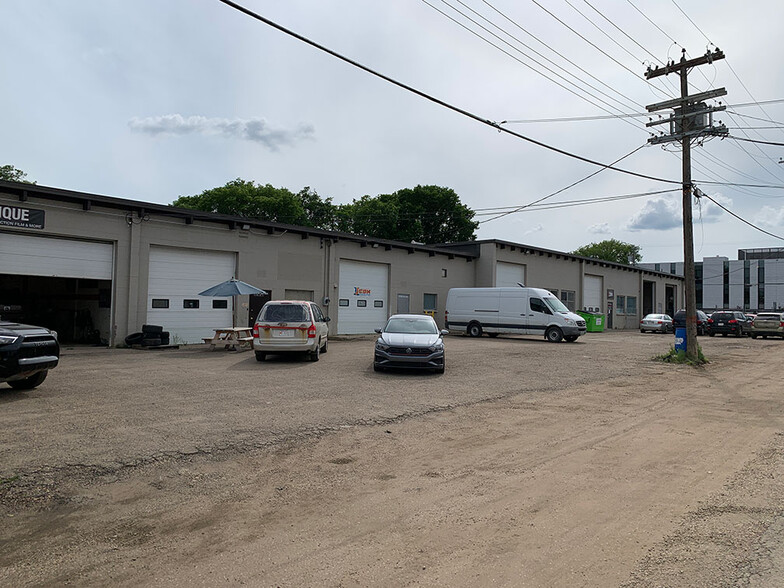 10352-10374 58 Av NW, Edmonton, AB for lease - Building Photo - Image 3 of 5