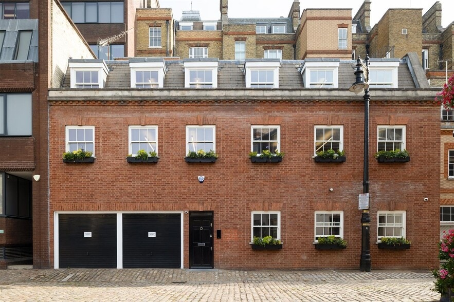 20-22 Grosvenor Gardens Mews N, London for lease - Building Photo - Image 1 of 2