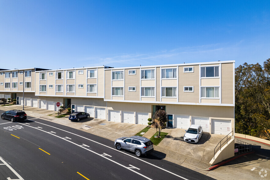 26 Terrace View Ct, Daly City, CA for sale - Building Photo - Image 3 of 34