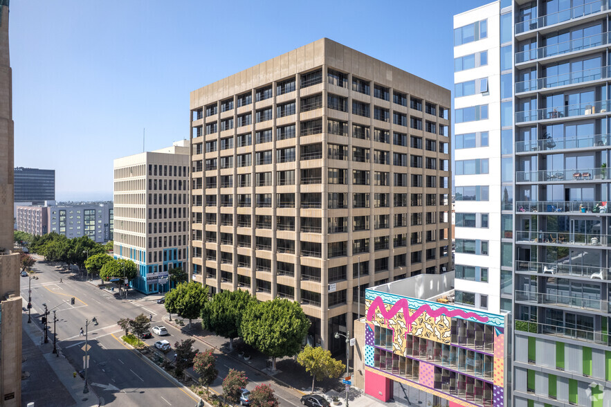 3055 Wilshire Blvd, Los Angeles, CA for lease - Building Photo - Image 2 of 5